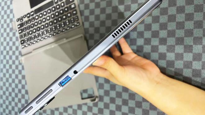 内置11英寸2K屏幕这款国产小平板电脑搭配键鼠流畅办公九游体育(图3)