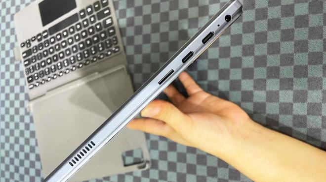 内置11英寸2K屏幕这款国产小平板电脑搭配键鼠流畅办公九游体育(图4)