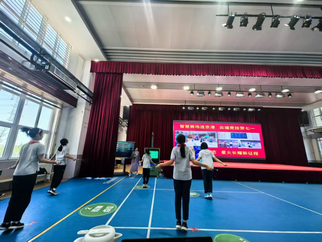 北京市人工智能赋能体育展示交流活动举行AI点亮智慧运动场 青春在数据跑道飞扬(图2)