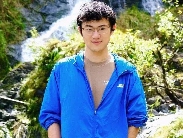 扎克伯格晒出AI超级团队11位成员8位中国留学生Meta豪掷亿金打响人才抢夺战！(图7)